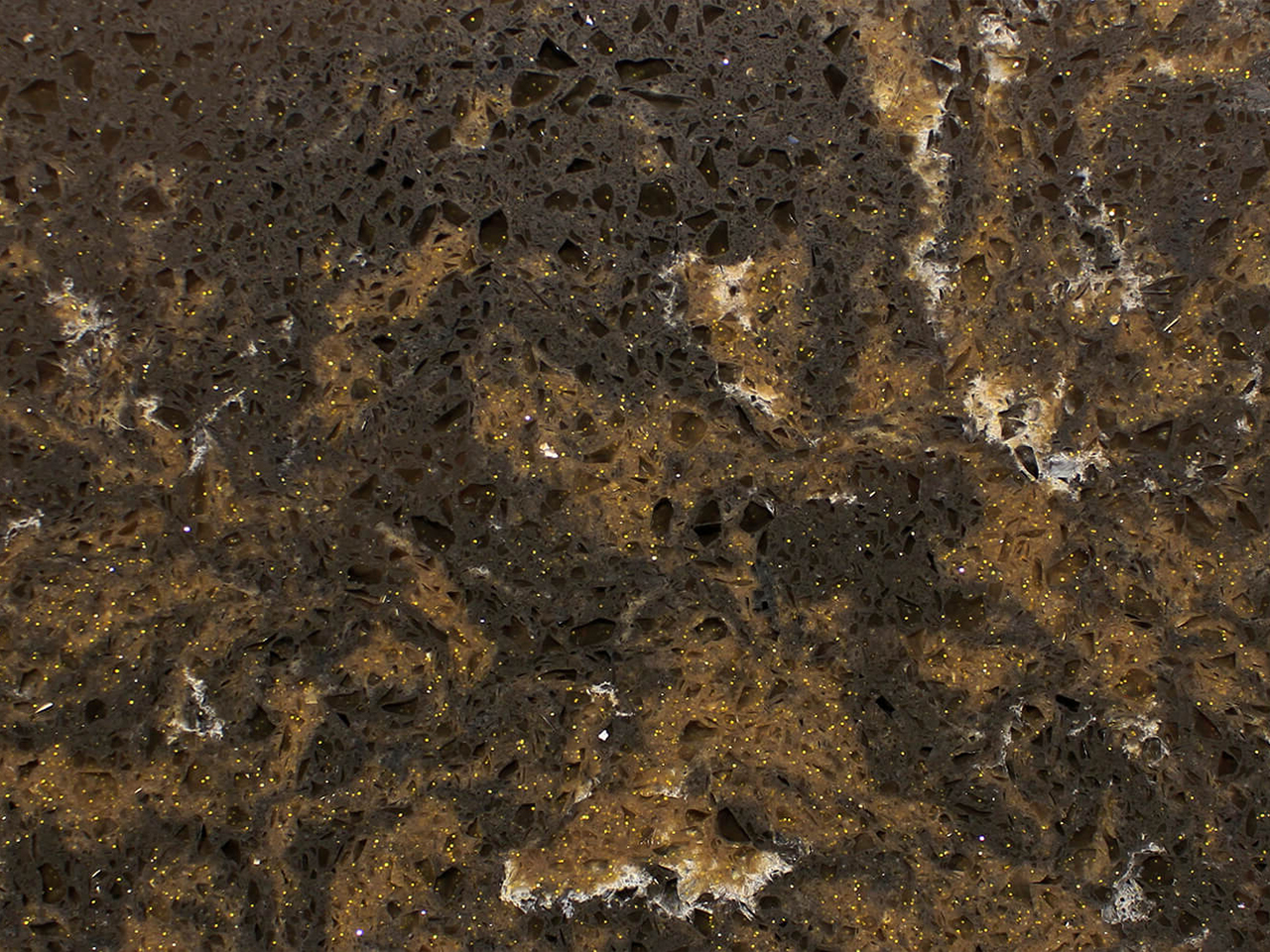 Кварц кремовый с коричневыми прожилками